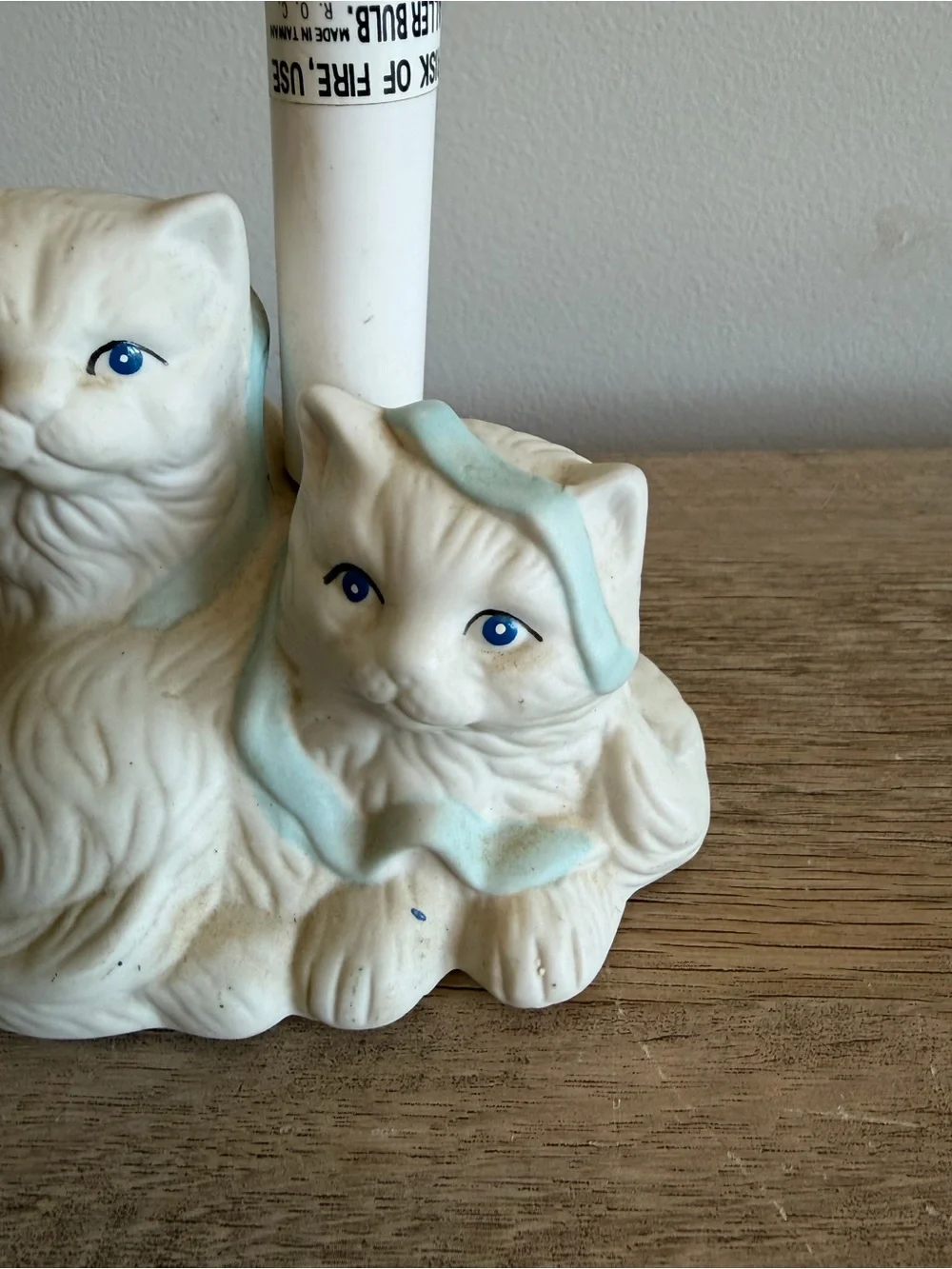 White Kittens With Blue Ribbon Lamp Night Light Cat Lady Cute 90’s WORKS